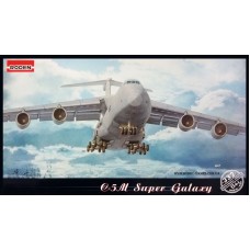 Roden 1/144 Американский стратегический военно-транспортный самолёт Lockheed C-5M Super Galaxy. № 332