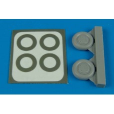 Aires 1/72 Конверсионный набор: P-40 wheels & paint masks (type B)  (for Academy). № 7258