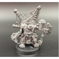 Ork Big Mek. Warhammer 40K миниатюра. Or_b_m